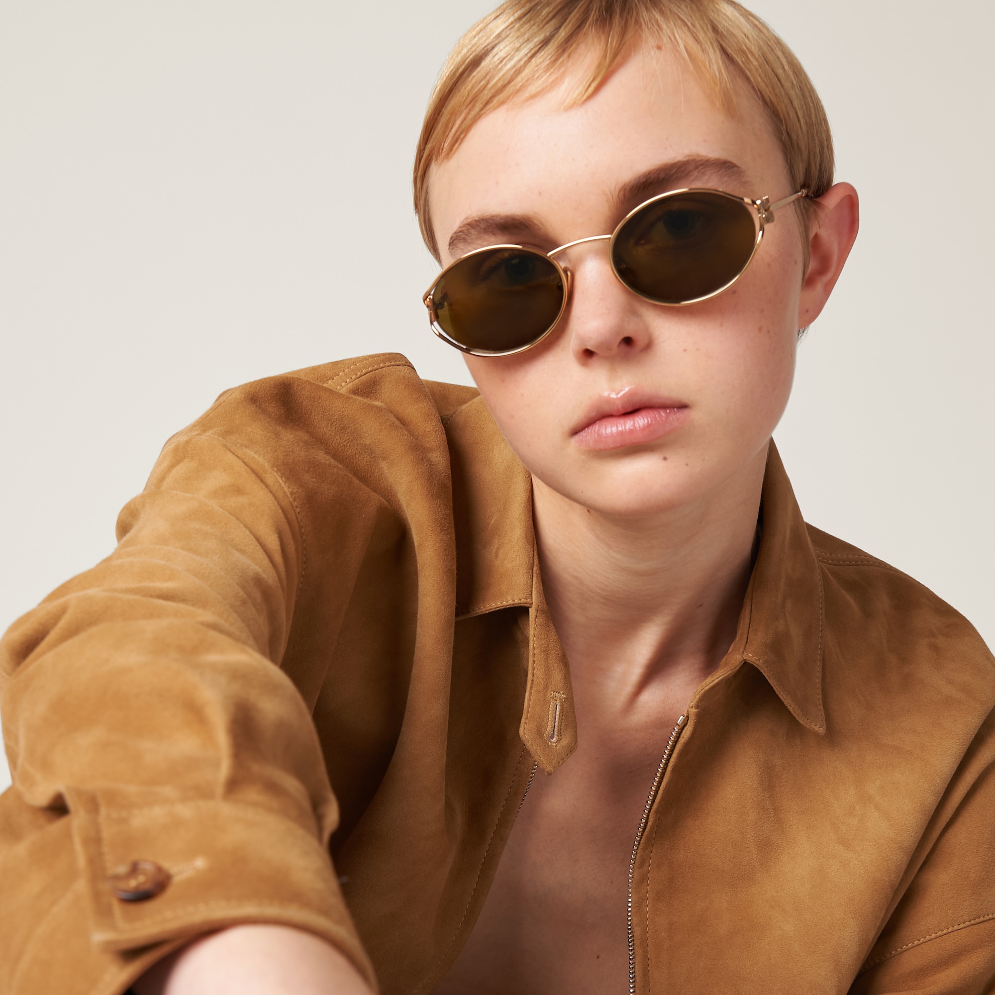 Miu Miu Logo sunglasses - Image 6